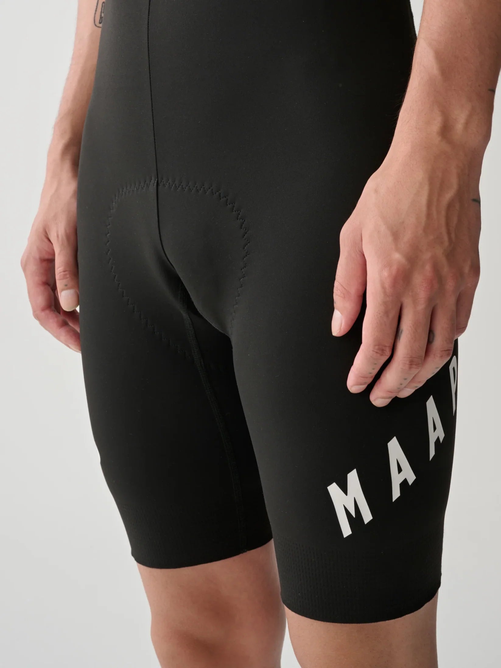 MAAP AEON culotte corto negro