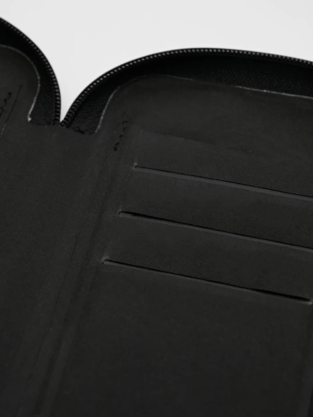 Cartera impermeable MAAP para teléfono Shield