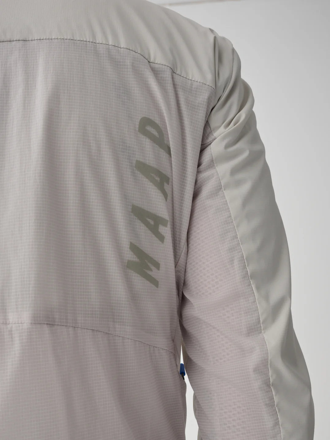 MAAP Weiße isolierte Thermojacke
