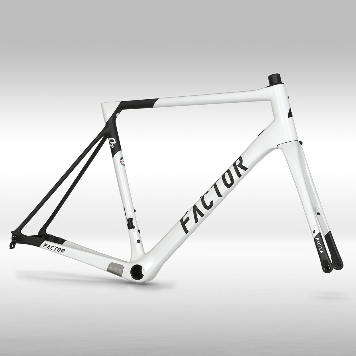 Cuadro bicicleta Factor O2 en blanco perla y negro.