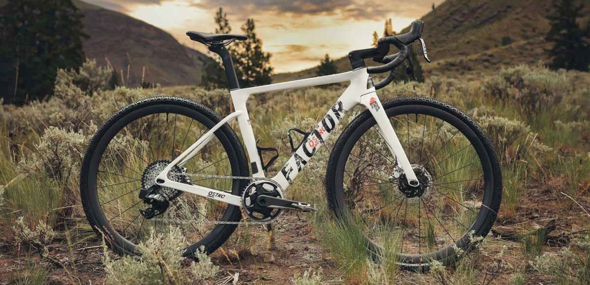 Factor Ostro Gravel - Blanca - Premium pack